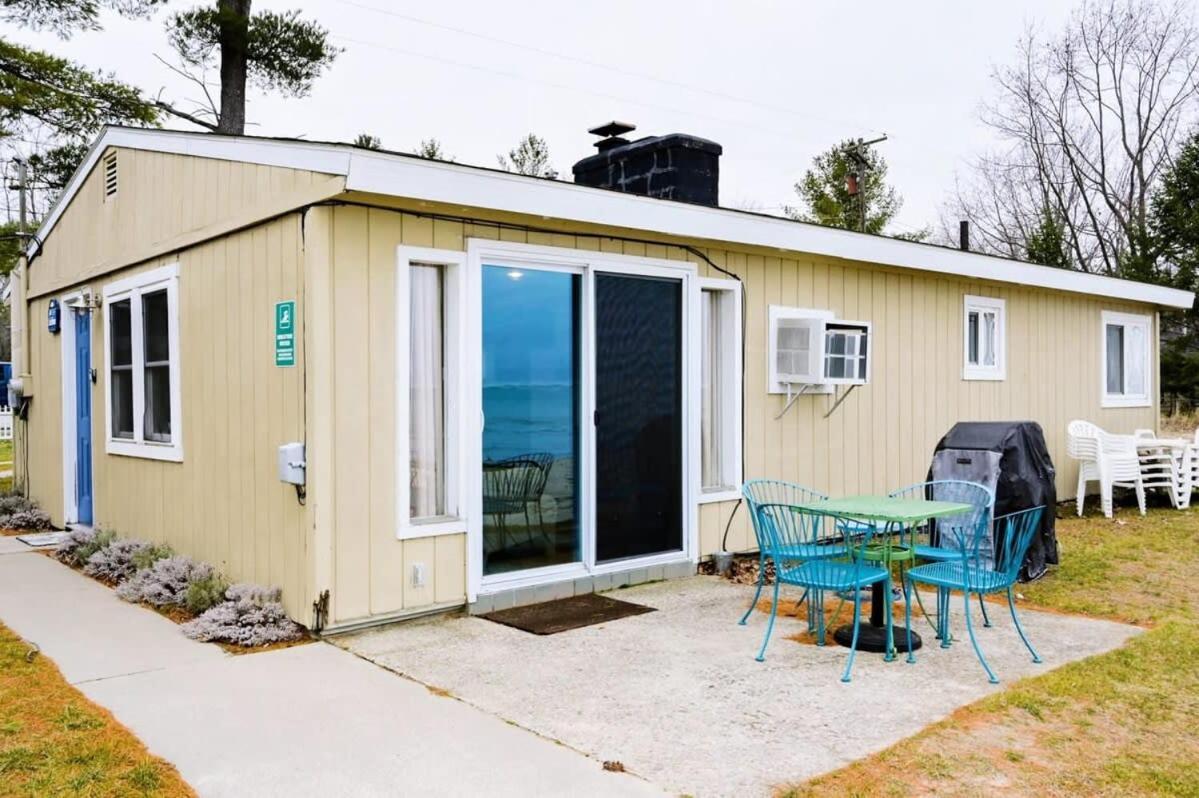 Beach Club Of Oscoda - The Lakeshore Cottage Exteriör bild