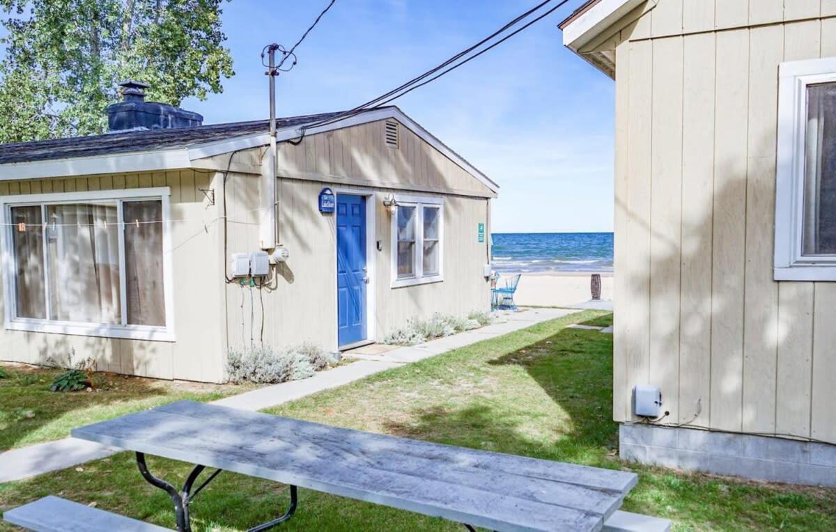 Beach Club Of Oscoda - The Lakeshore Cottage Exteriör bild