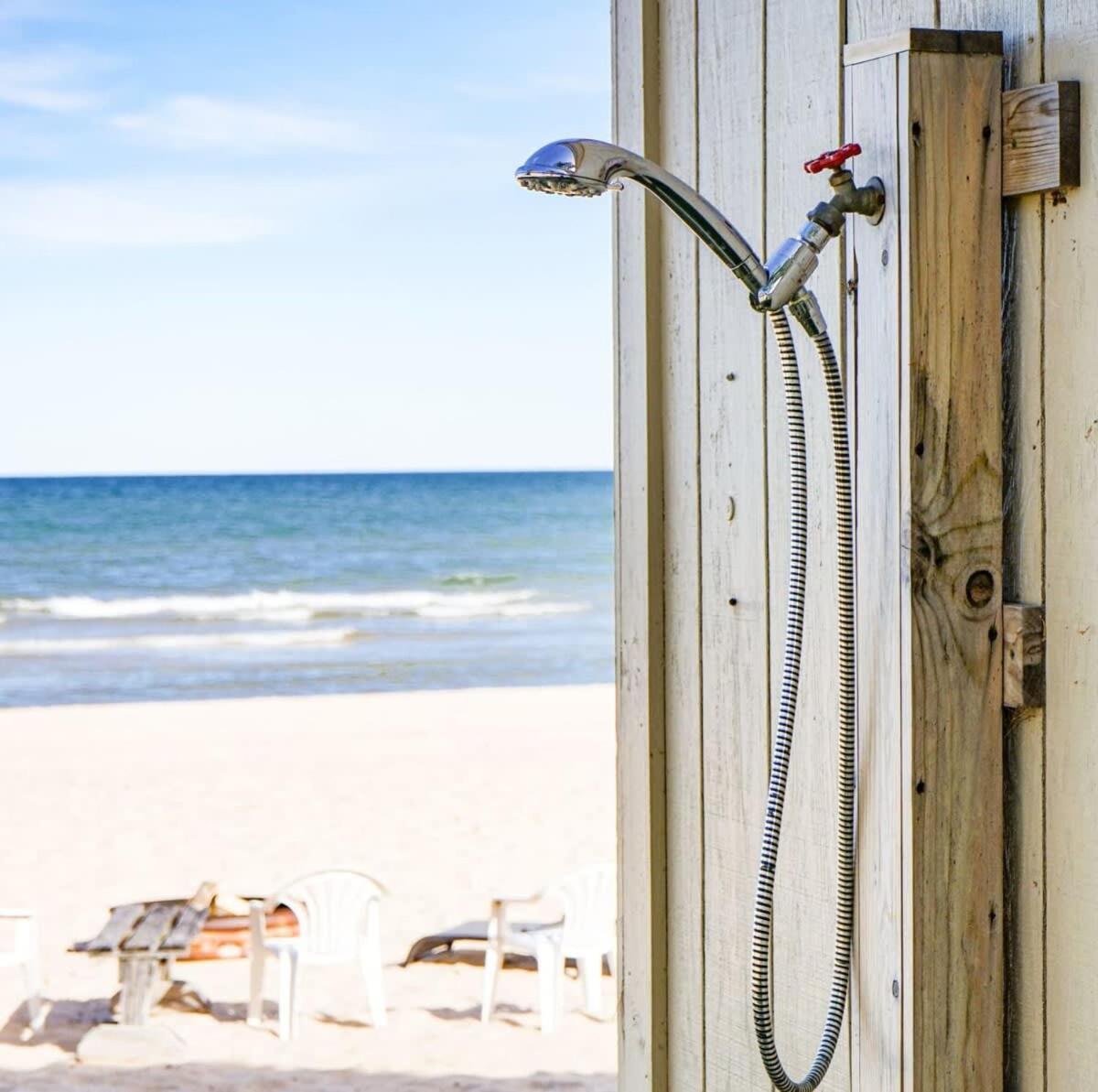 Beach Club Of Oscoda - The Lakeshore Cottage Exteriör bild